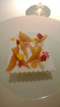 l'abricot en vacherin La Dame de Pic, l'abricot en vacherin