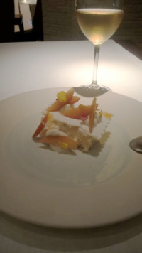 l'abricot en vacherin La Dame de Pic, l'abricot en vacherin